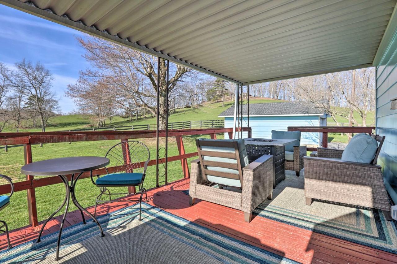 Charming East Bernstadt Retreat Less Than 6 Acre Farm! Exterior photo