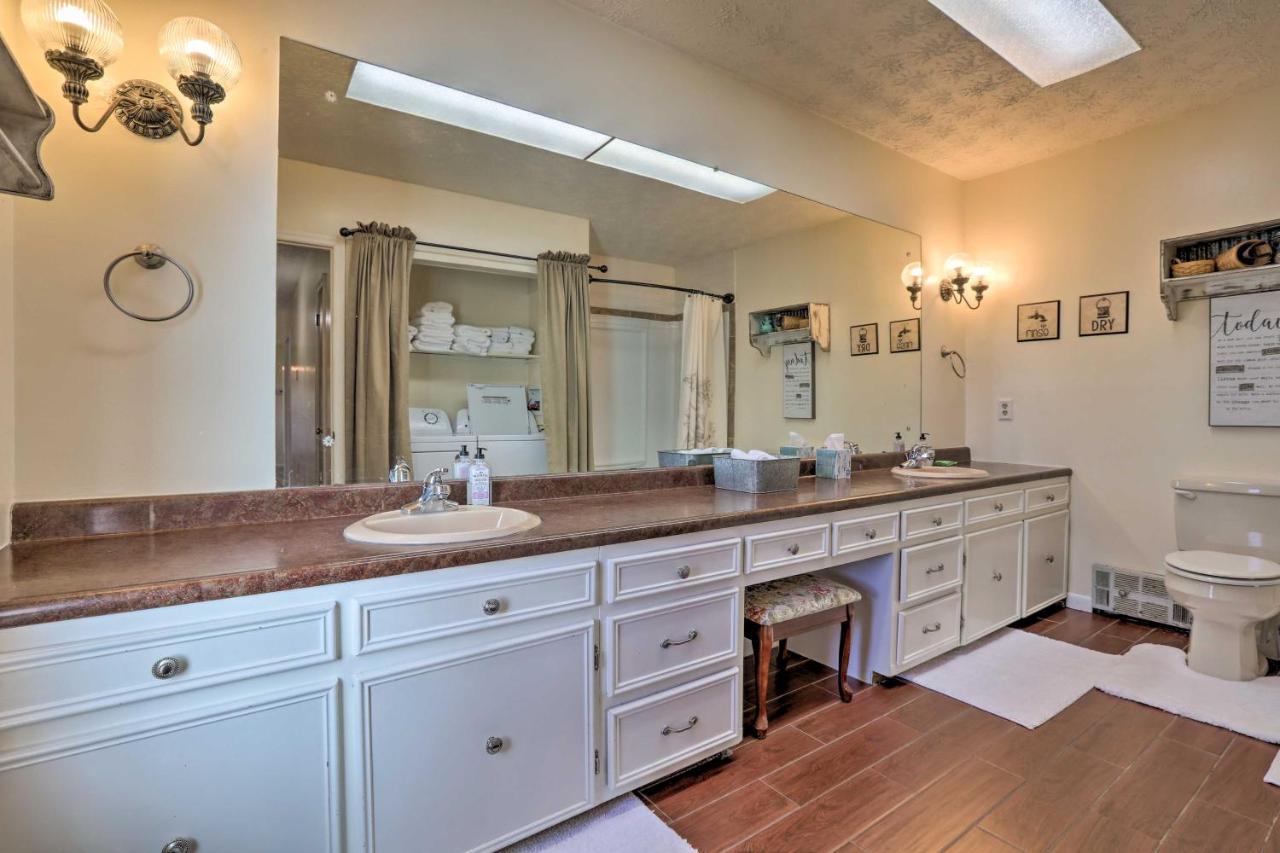 Charming East Bernstadt Retreat Less Than 6 Acre Farm! Exterior photo