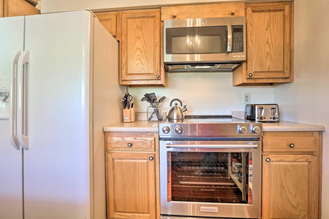 Charming East Bernstadt Retreat Less Than 6 Acre Farm! Exterior photo