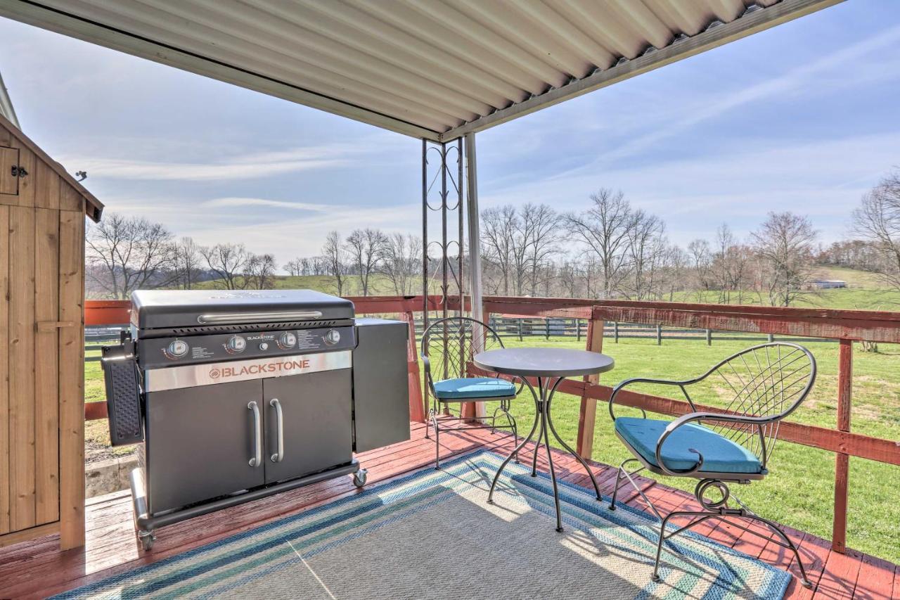 Charming East Bernstadt Retreat Less Than 6 Acre Farm! Exterior photo