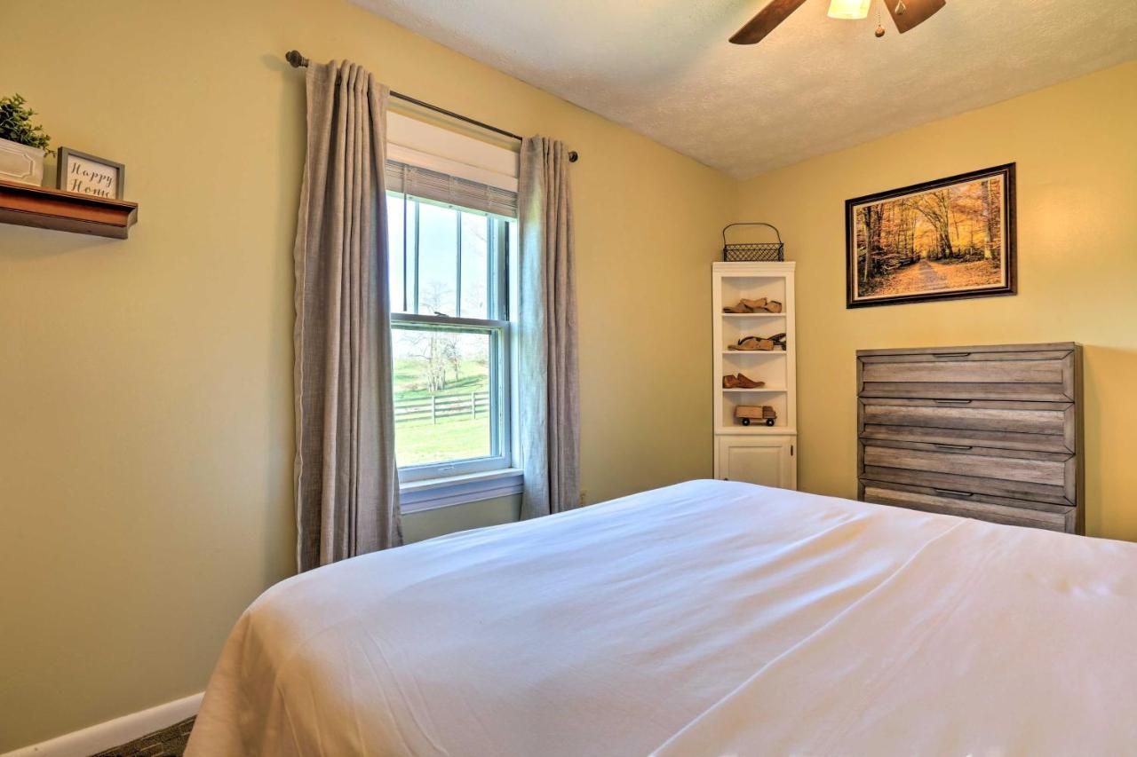 Charming East Bernstadt Retreat Less Than 6 Acre Farm! Exterior photo